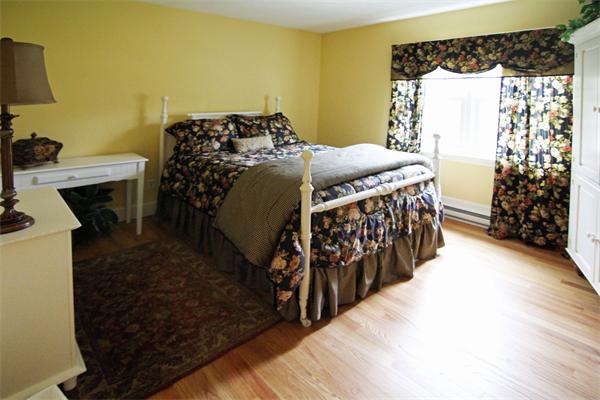 24 Longfellow Road Holyoke, MA 01040 - Photo 25 of 30 Gallery Image 25