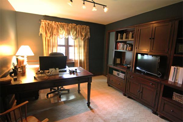 24 Longfellow Road Holyoke, MA 01040 - Photo 27 of 30 Gallery Image 27