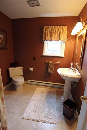 24 Longfellow Road Holyoke, MA 01040 - Photo 28 of 30 Gallery Image 28