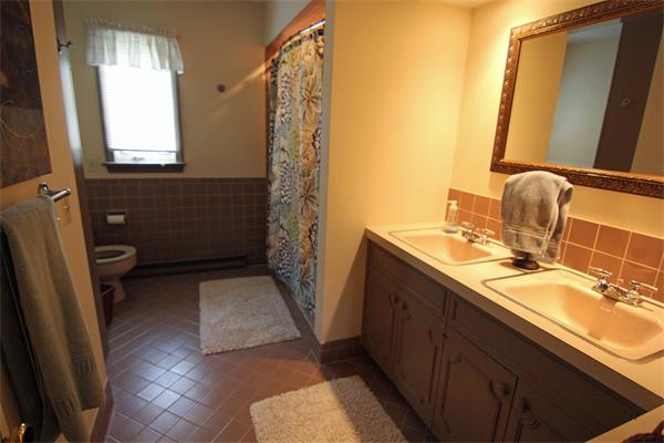 24 Longfellow Road Holyoke, MA 01040 - Photo 30 of 30 Gallery Image 30