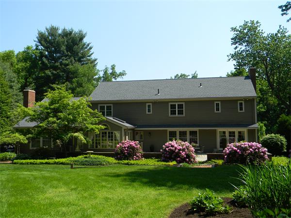 24 Longfellow Road Holyoke, MA 01040 - Photo 3 of 30 Gallery Image 3