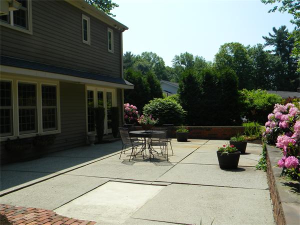 24 Longfellow Road Holyoke, MA 01040 - Photo 10 of 30 Gallery Image 10
