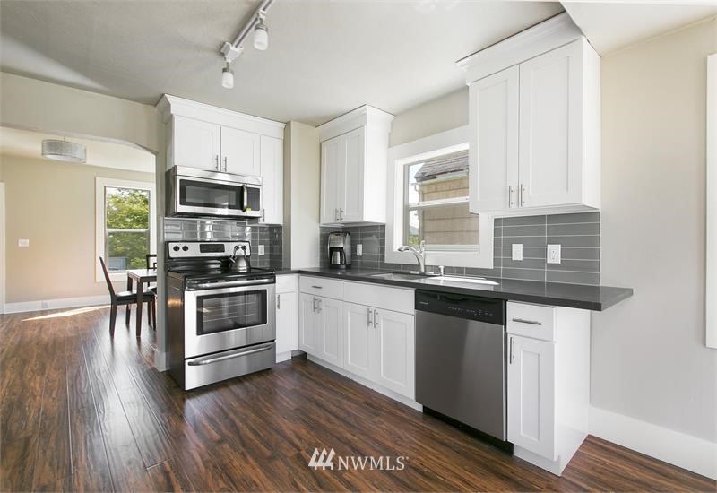 2302 Rockefeller Avenue Everett, WA 98201 - Photo 6 of 18