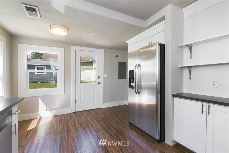 2302 Rockefeller Avenue Everett, WA 98201 - Photo 7 of 18