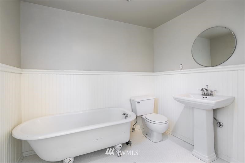 2302 Rockefeller Avenue Everett, WA 98201 - Photo 8 of 18