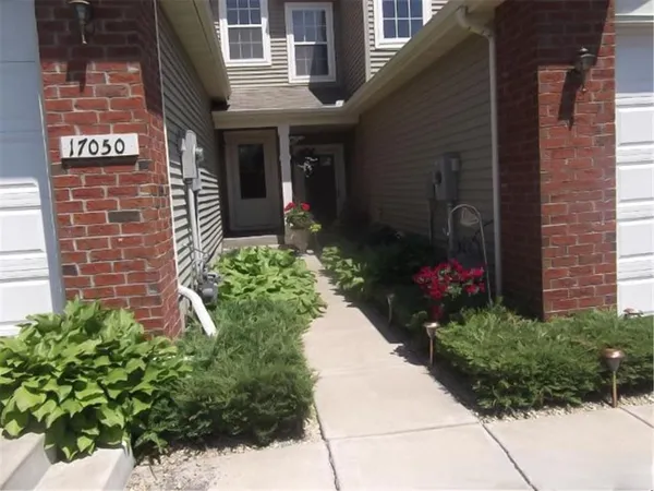 $2,399 | 17050 78th Place North, Maple Grove, MN 55311