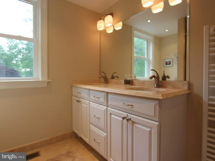 417 West Beechtree Lane Wayne, PA 19087 - Photo 13 of 23 Gallery Image 13