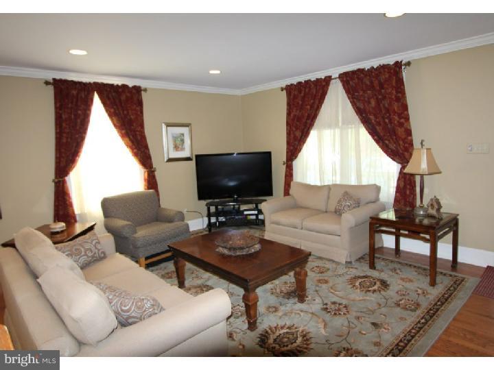 417 West Beechtree Lane Wayne, PA 19087 - Photo 3 of 23 Gallery Image 3
