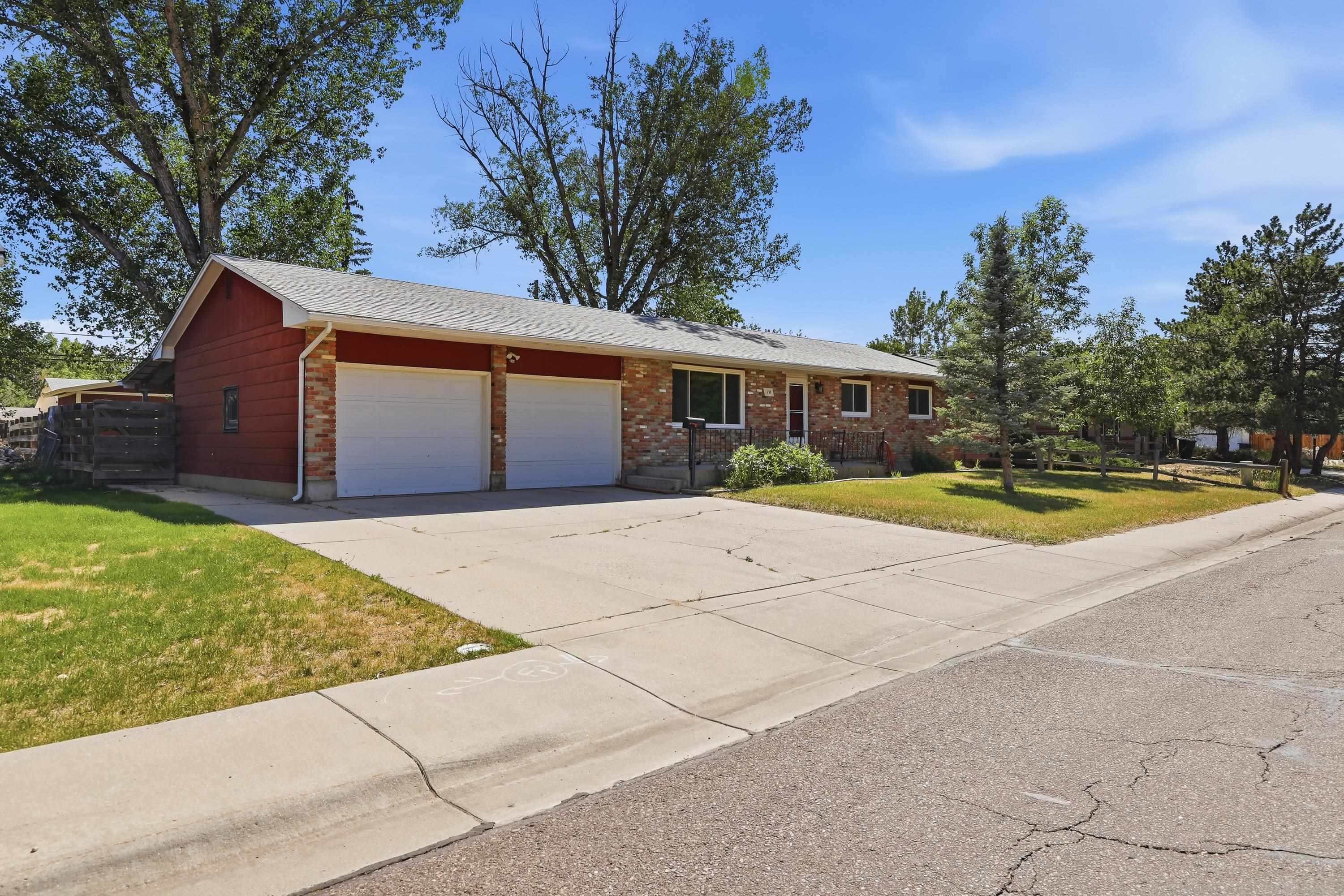 16 Valley Casper Wy Casper, WY 82604 - Photo 1 of 18