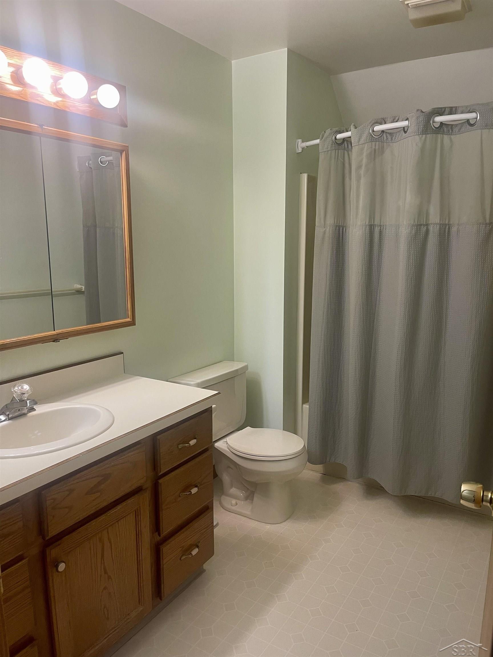 11279 Sarle Road Freeland, MI 48623 - Photo 13 of 23