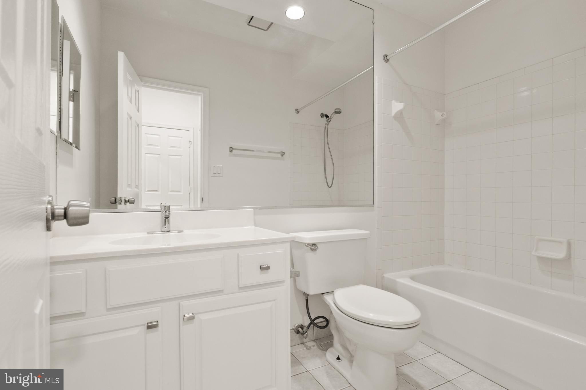 1324 Garden Wall Circle, Unit B Reston, VA 20194 - Photo 18 of 32