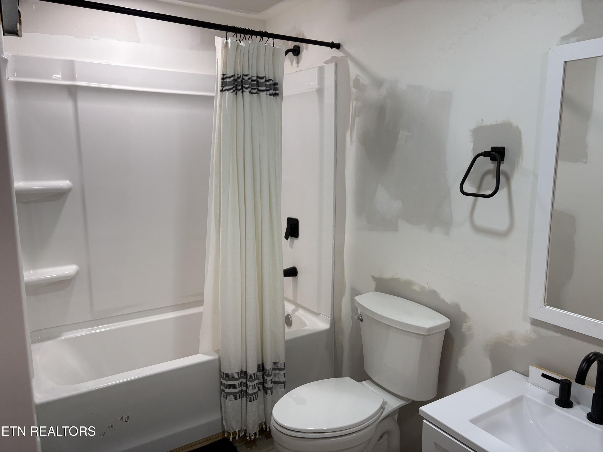 2916 Samples Road Louisville, TN 37777 - Photo 8 of 10 Gallery Image 8