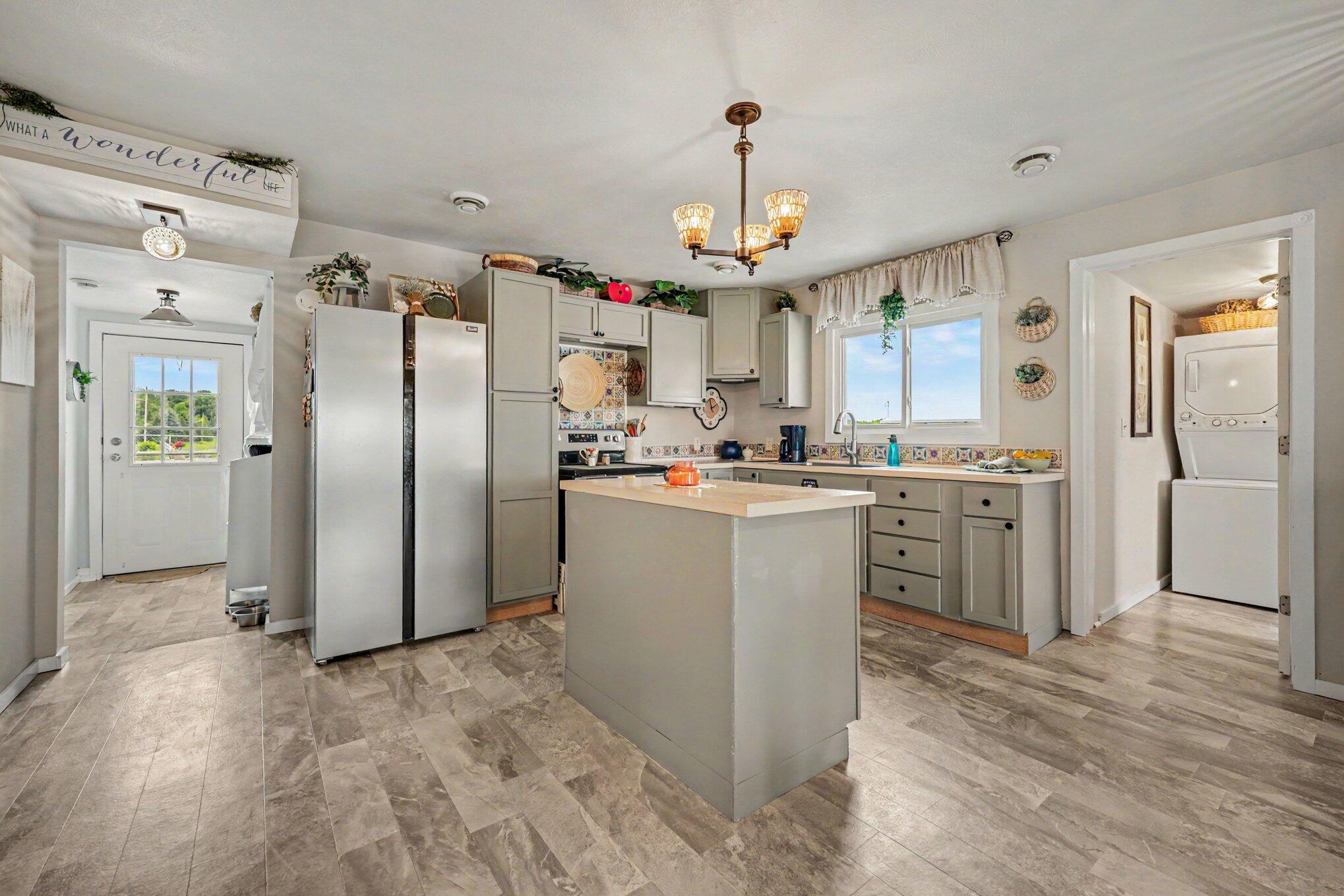 7780 West Cutler Road Lakeview, MI 48850 - Photo 10 of 27 011_file_9883