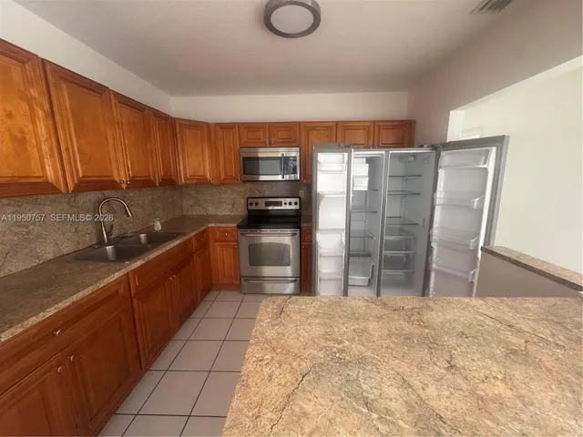 $3,000 | 365 West 13th Street, Hialeah, FL 33010