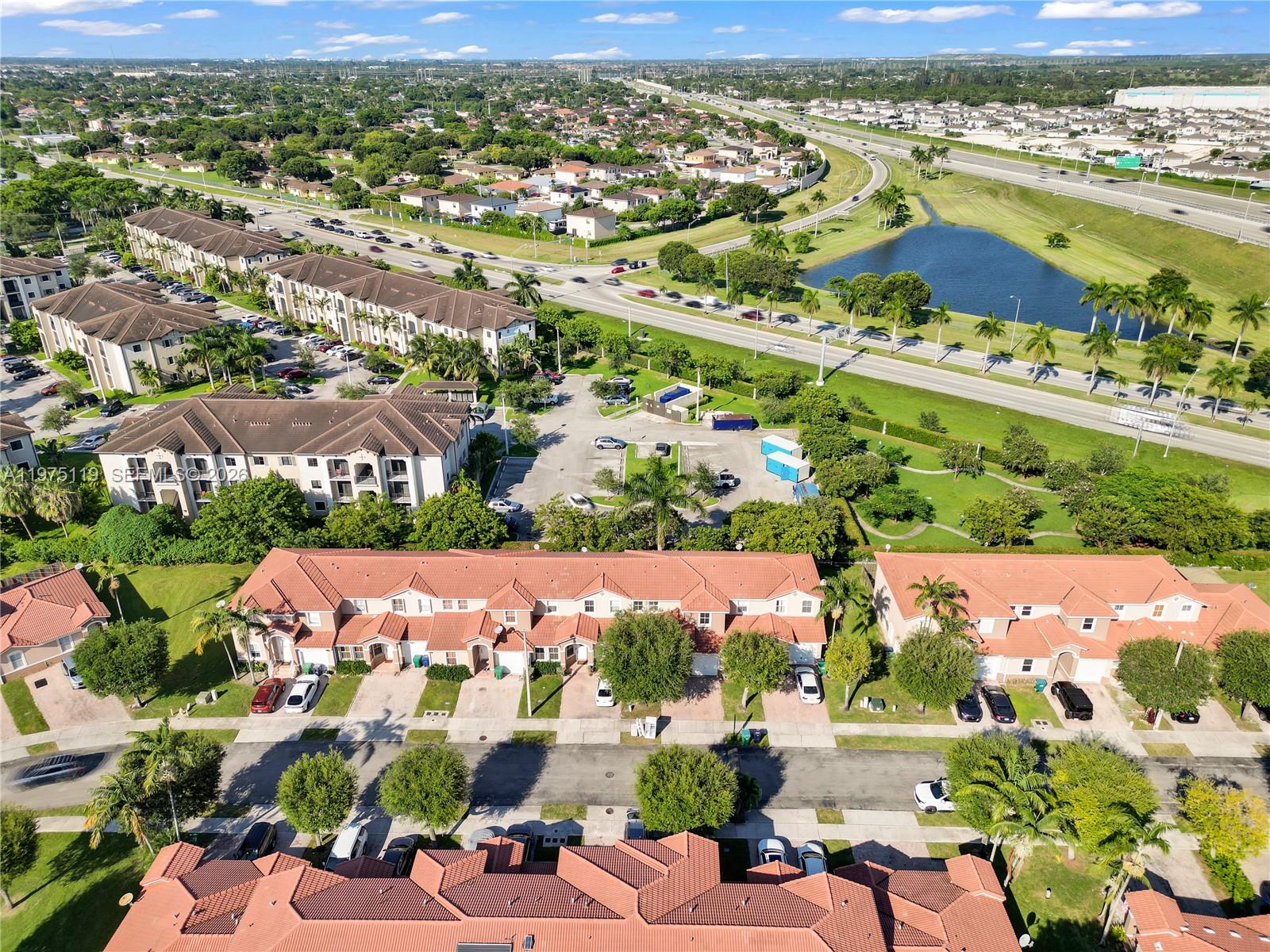 27463 Southwest 137th Court, Unit 27364 Homestead, FL 33032 - Photo 4 of 59