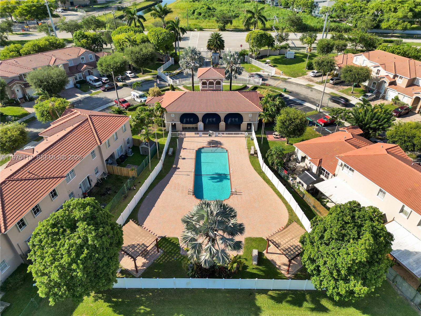 27463 Southwest 137th Court, Unit 27364 Homestead, FL 33032 - Photo 6 of 59