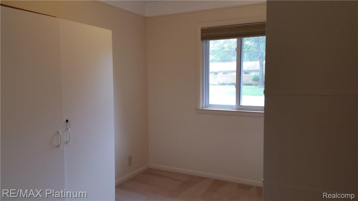 1720 Pedersen Road Walled Lake, MI 48390 - Photo 18 of 20 2016-06-26 16.43