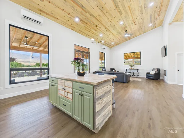 $599,900 | 6501 Sweet Ola Highway, Sweet, ID 83670