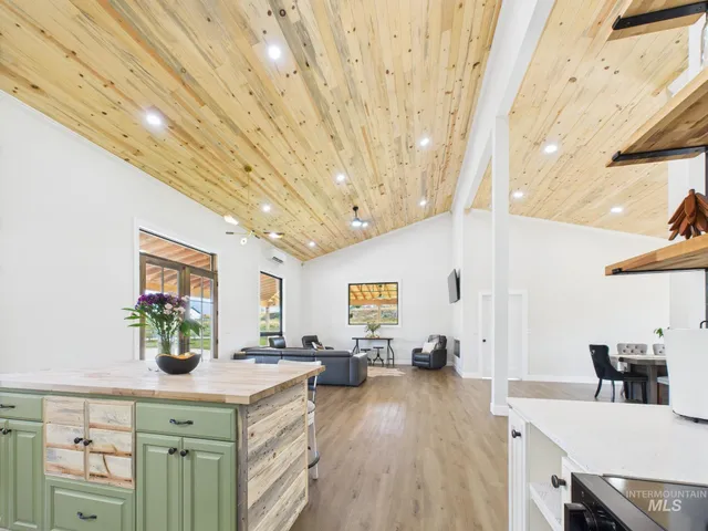 $599,900 | 6501 Sweet Ola Highway, Sweet, ID 83670