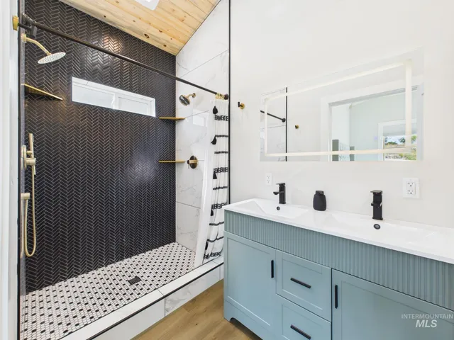 $599,900 | 6501 Sweet Ola Highway, Sweet, ID 83670