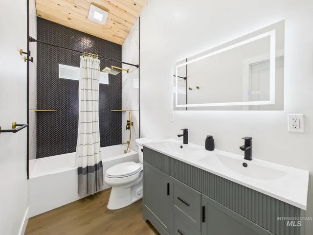 $584,900 | 6501 Sweet Ola Highway, Sweet, ID 83670