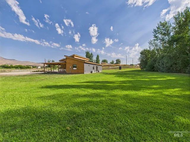 $584,900 | 6501 Sweet Ola Highway, Sweet, ID 83670