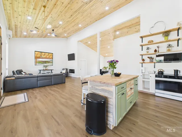 $599,900 | 6501 Sweet Ola Highway, Sweet, ID 83670