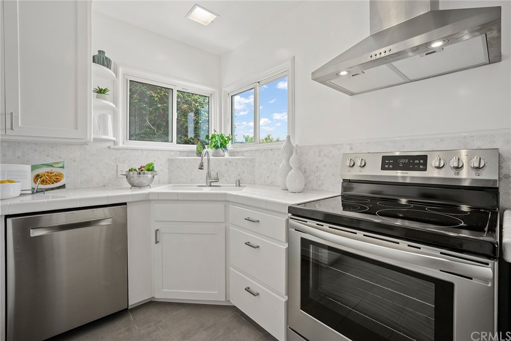 135 Anita Drive Pasadena, CA 91105 - Photo 12 of 27