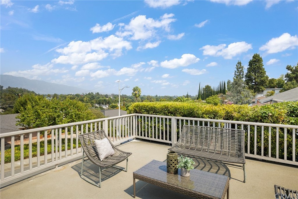 135 Anita Drive Pasadena, CA 91105 - Photo 25 of 27