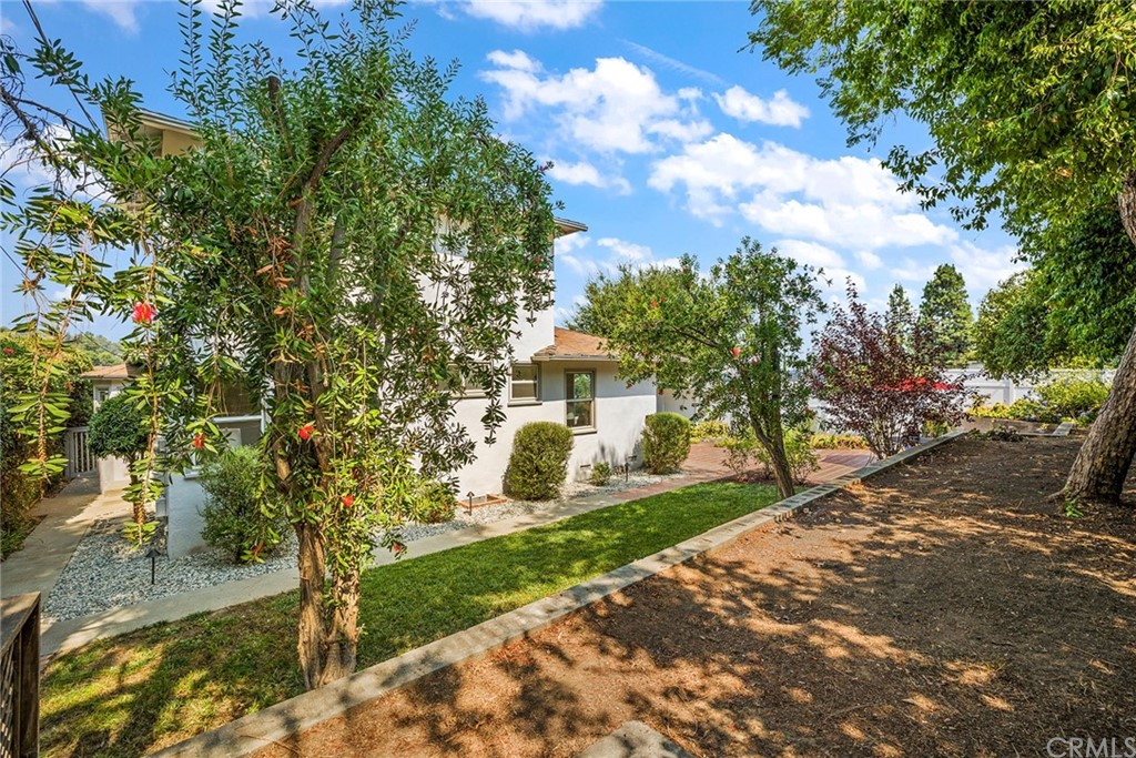 135 Anita Drive Pasadena, CA 91105 - Photo 26 of 27