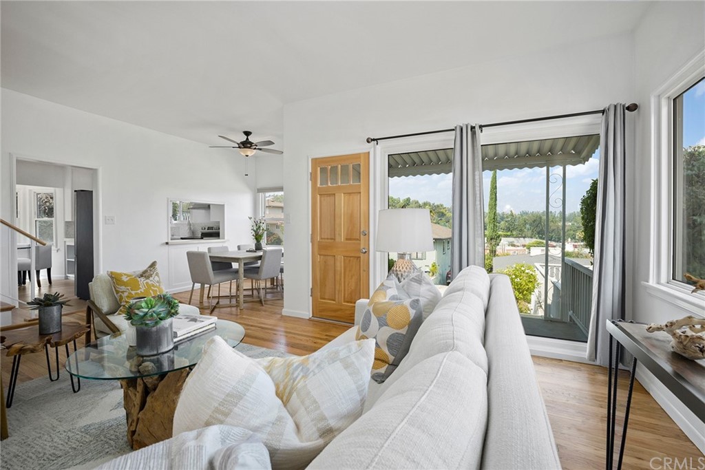 135 Anita Drive Pasadena, CA 91105 - Photo 4 of 27