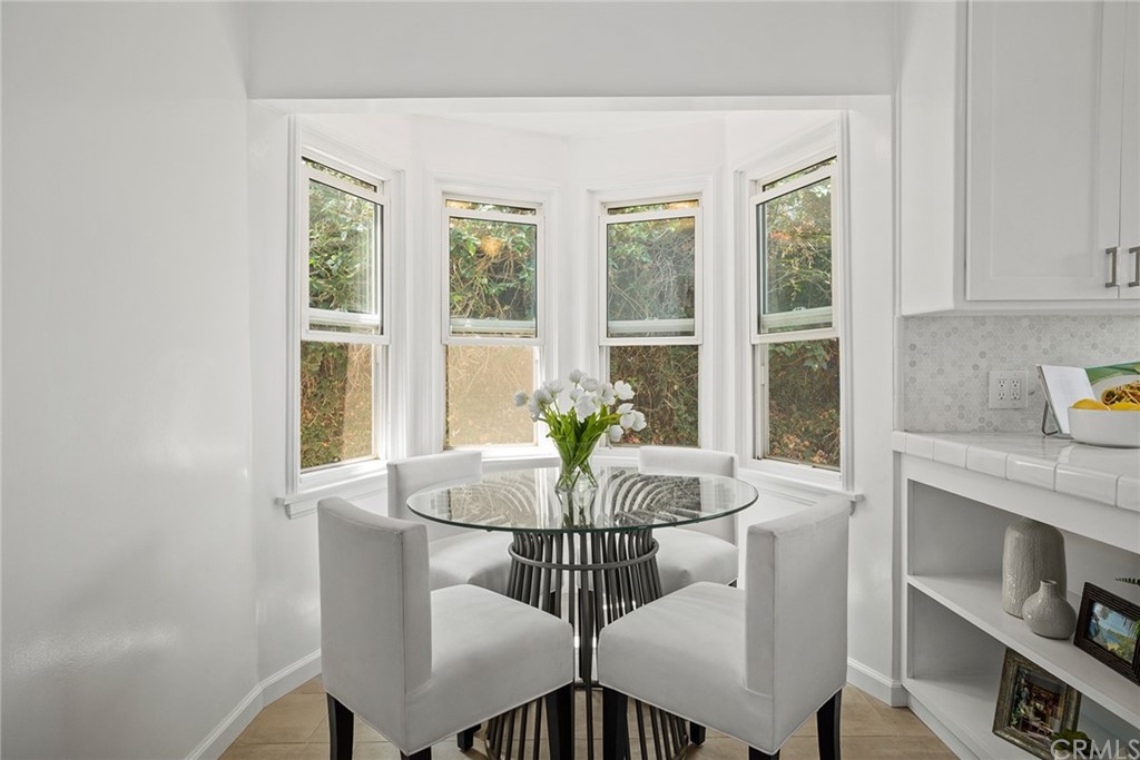 135 Anita Drive Pasadena, CA 91105 - Photo 9 of 27