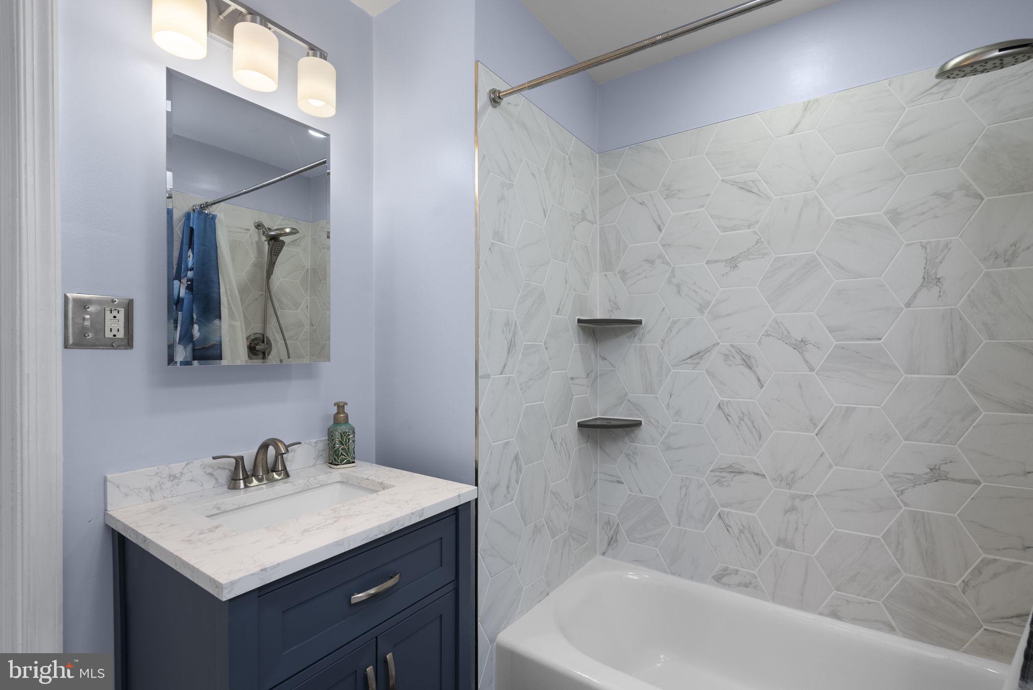 11905 Dewey Road Silver Spring, MD 20906 - Photo 14 of 31 Primary Bathroom