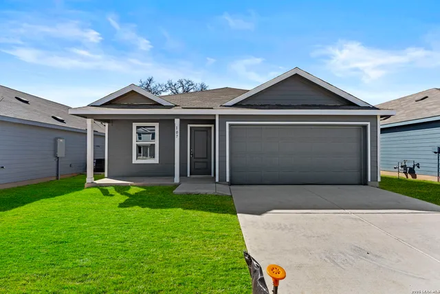 $290,000 | 107 Ellendale Place, Fredericksburg, TX 78624