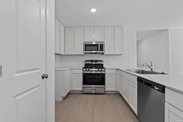 $290,000 | 107 Ellendale Place, Fredericksburg, TX 78624