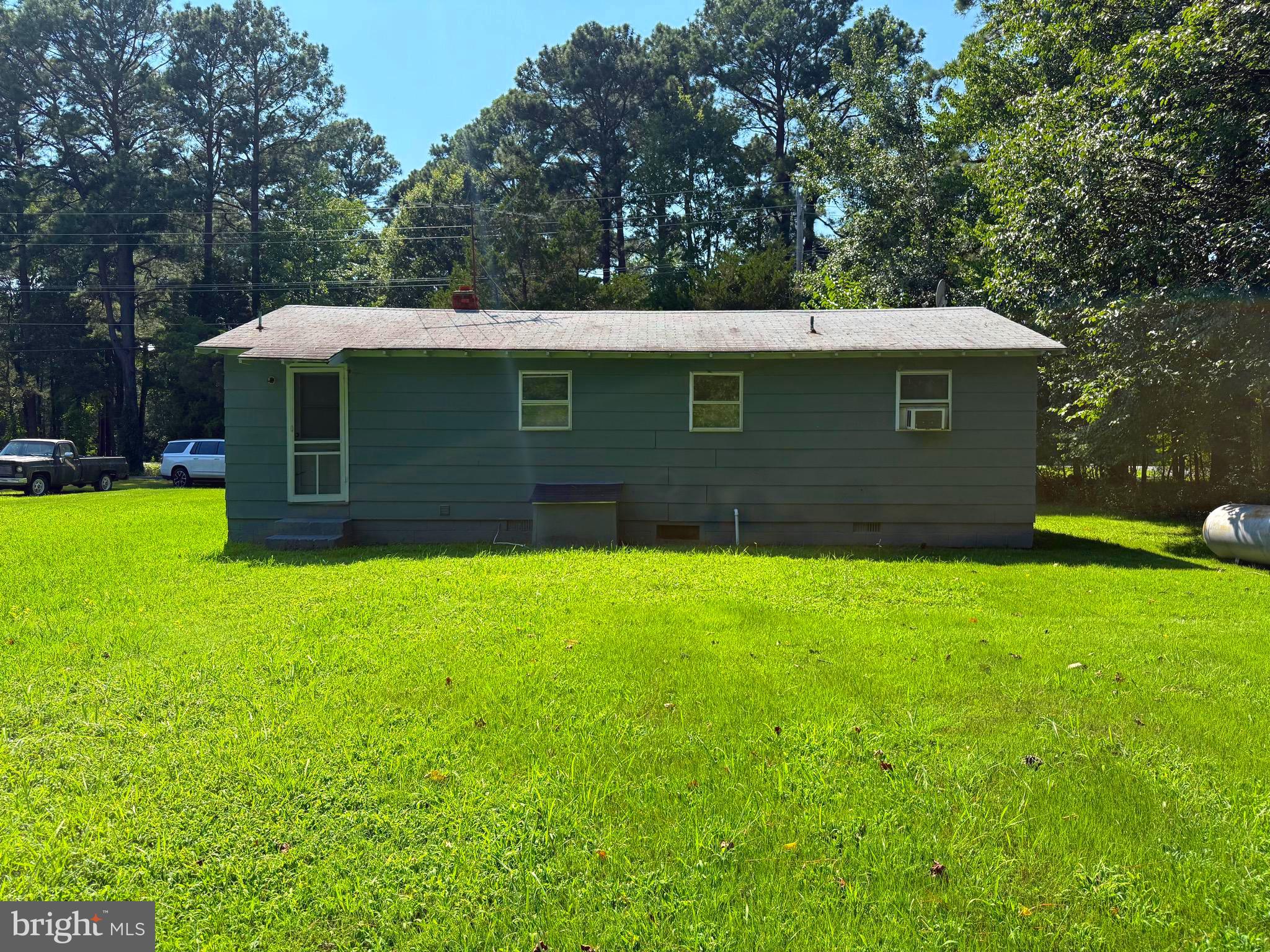 12462 Hatton Creek Road Newburg, MD 20664 - Photo 2 of 2 a view of a backyard