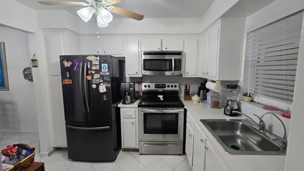 $175,000 | 1200 Tallwood Avenue, Unit 305, Hollywood, FL 33021