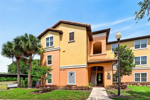 $1,900 | 5467 Vineland Road, Unit 6308, Orlando, FL 32811