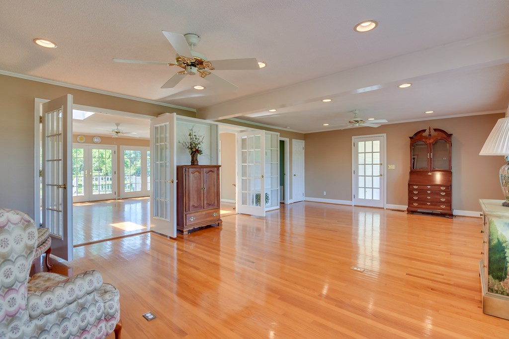 6080 Springfield Road Williston, SC 29853 - Photo 4 of 20 Gallery Image 4