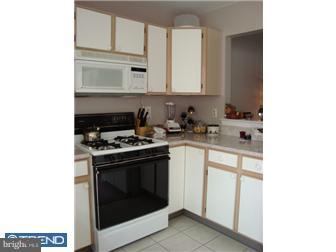 732 Rutland Court Sewell, NJ 08080 - Photo 9 of 12 Kitchen