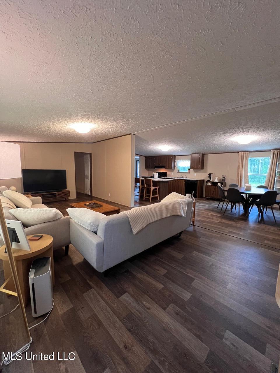 355 Ben Luckett Road Camden, MS 39045 - Photo 4 of 52 IMG_6591.png (1)