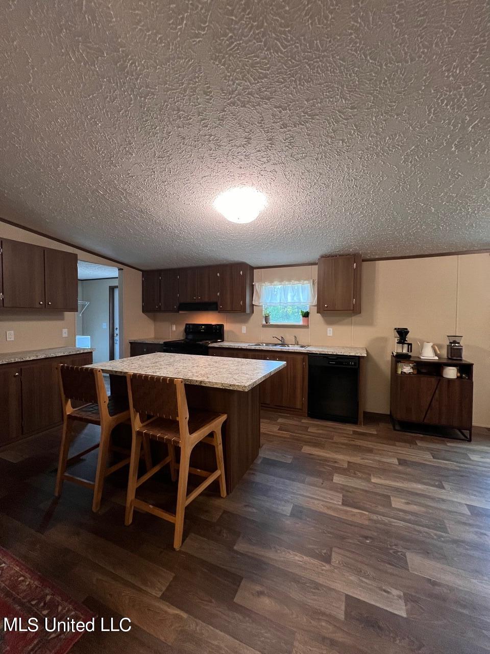 355 Ben Luckett Road Camden, MS 39045 - Photo 7 of 52 IMG_6588.png