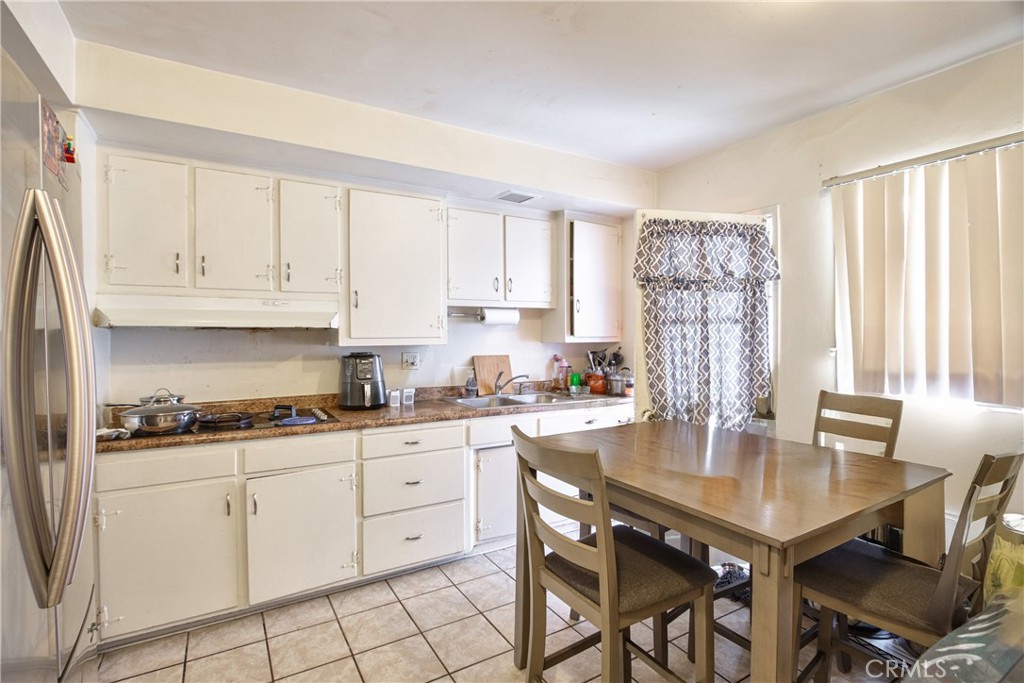 230 West Knepp Avenue Fullerton, CA 92832 - Photo 17 of 25