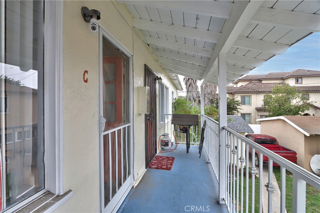 230 West Knepp Avenue Fullerton, CA 92832 - Photo 5 of 25