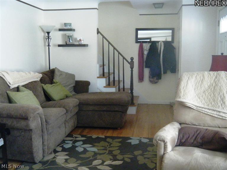 1121 Ford Road Lyndhurst, OH 44124 - Photo 3 of 21 Living room
