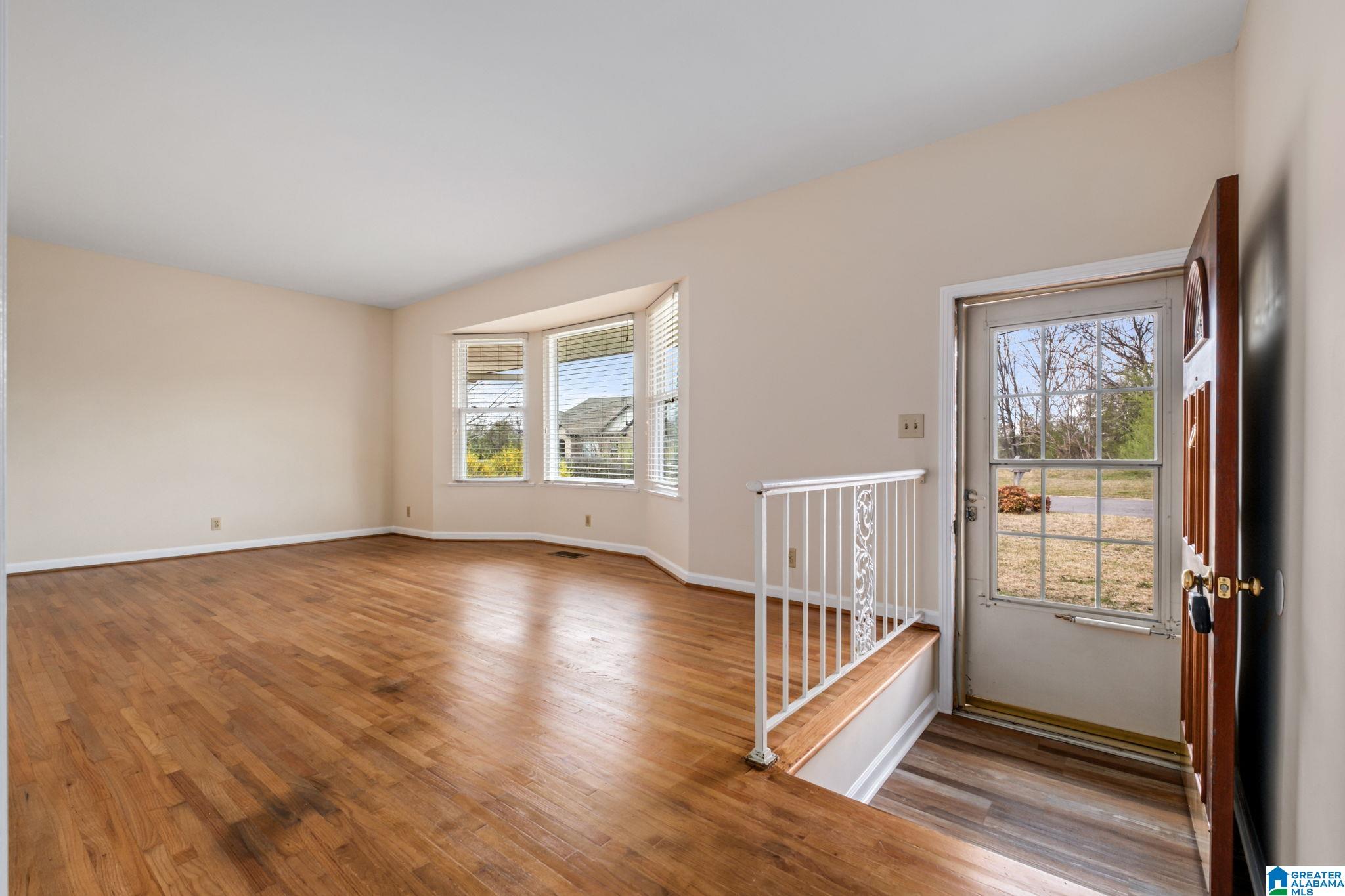 1105 10th Way Pleasant Grove, AL 35127 - Photo 3 of 33