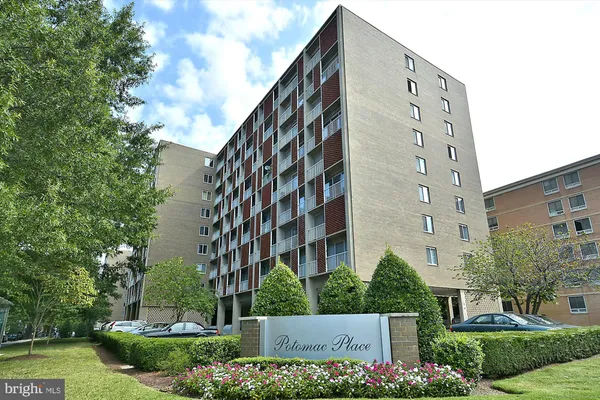 $1,895 | 800 4th Street Southwest, Unit S113, Washington, DC 20024