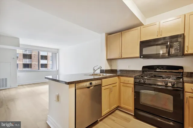 $1,995 | 800 4th Street Southwest, Unit S113, Washington, DC 20024