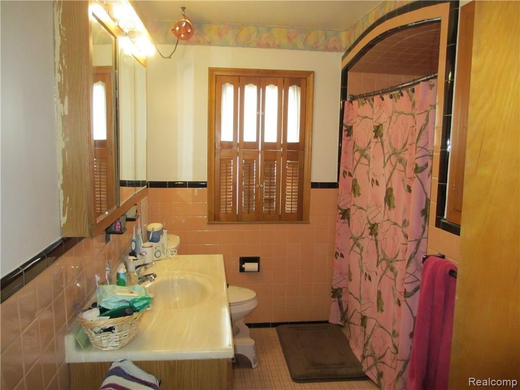 13219 Rosedale Street Southgate, MI 48195 - Photo 14 of 19 IMG_8551.JPG
