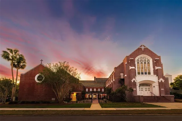 $1,675 | 306 West Wisconsin Avenue, Unit 302, Deland, FL 32720